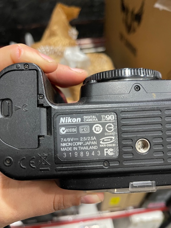 Photo 3 of 
Nikon D90 12.3MP DX-Format CMOS Digital SLR Camera