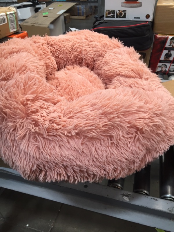 Photo 2 of 
WAYIMPRESS Calming Dog Bed for Small Dog & Cat,Comfy Self Warming Round Dog Bed with Fluffy Faux Fur for Anti Anxiety and Cozy (20x20 Inch, Pink)
Size:20x20 Inch (Pack of 