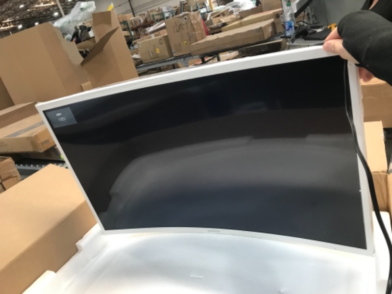 Photo 5 of REFURBISHED 
Samsung 32' C32F397FWN Curved Full-HD Monitor (Renewed)
