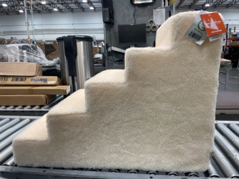 Photo 1 of Best Pet Supplies ST220T-L Foam Pet Stairs/Steps 5-Step Lambswool