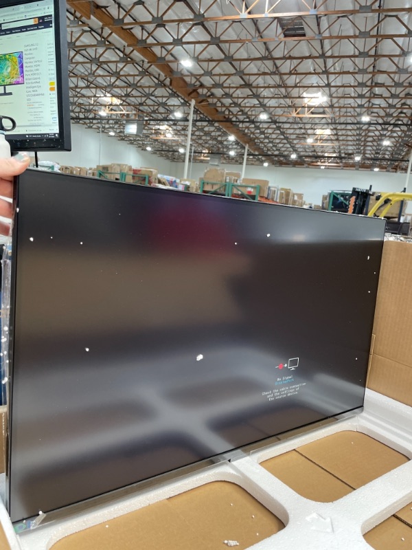 Photo 2 of SAMSUNG 32 Inch 4K UHD Monitor, Computer Monitor, Vertical Monitor, HDMI Monitor, USB Port, HDR10 (1 Billion Colors), TUV-Certified Intelligent Eye Care, S80A (LS32A804NMNXGO)
