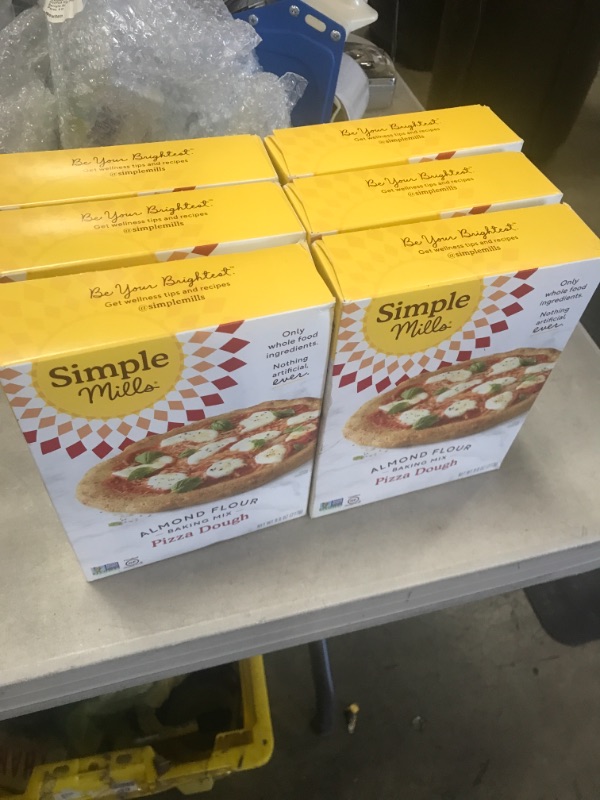 Photo 2 of *EXPIRES Nov 16 2021*
Simple Mills Almond Flour, Cauliflower Pizza Dough Mix, Gluten Free, Made with whole foods, (Packaging May Vary), 6 pk