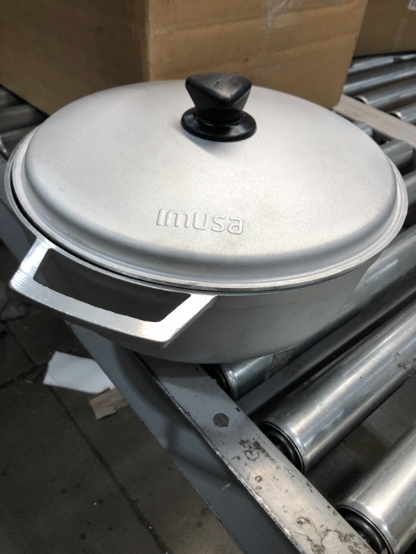Photo 1 of IMUSA USA Traditional Aluminum Colombian Natural Caldero (Dutch Oven) 2.6-Quart, Silver
