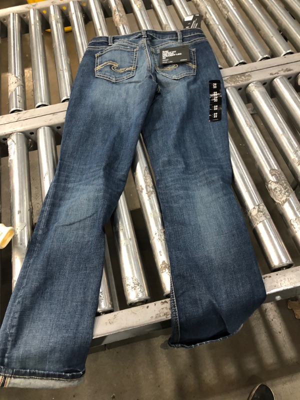 Photo 1 of Silver Jeans Co. Women's Suki Curvy Fit Mid, Medium Sandblast, Size 29w X 32l Lr AND BLUE TANK TOP UNKNOWN SIZE 