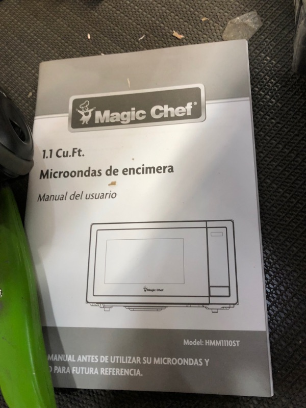Photo 6 of ***PARTS ONLY*** Magic Chef Stainless Steel 1.1 Cu. Ft. 1000W Countertop Microwave Oven with Push-Button Door

