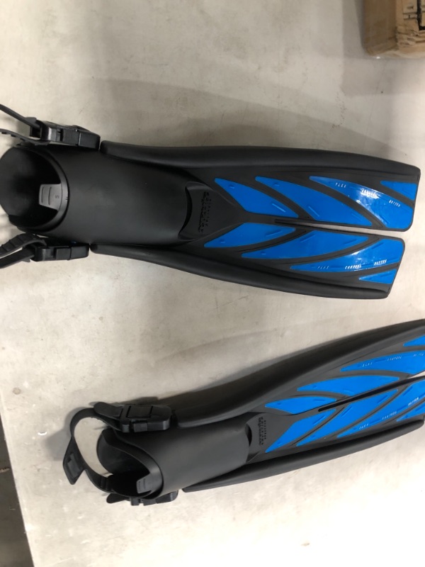 Photo 2 of Atomic Aquatics Split Fins, Royal, Small
