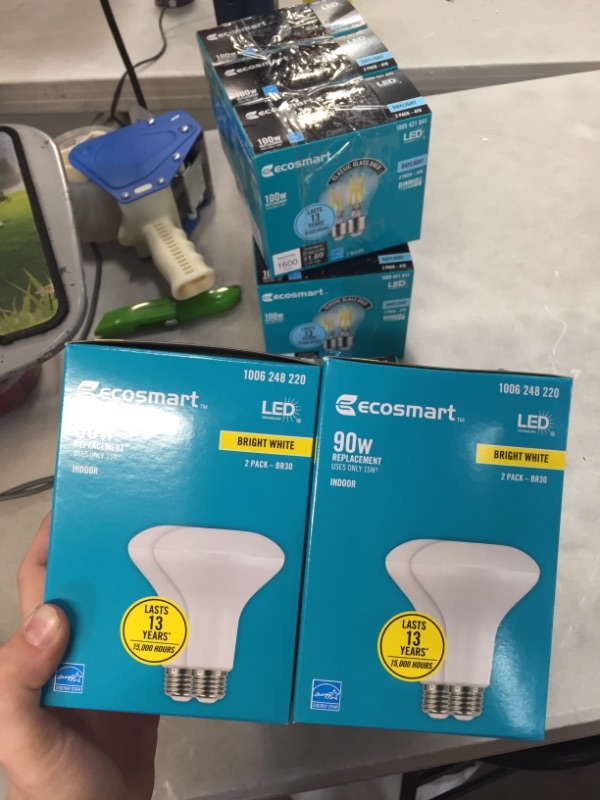 Photo 3 of 90-Watt Equivalent BR30 Dimmable ENERGY STAR LED Light Bulb in Bright White (2-Pack)
(2 BOXES, 4 LIGHT BULBS) 