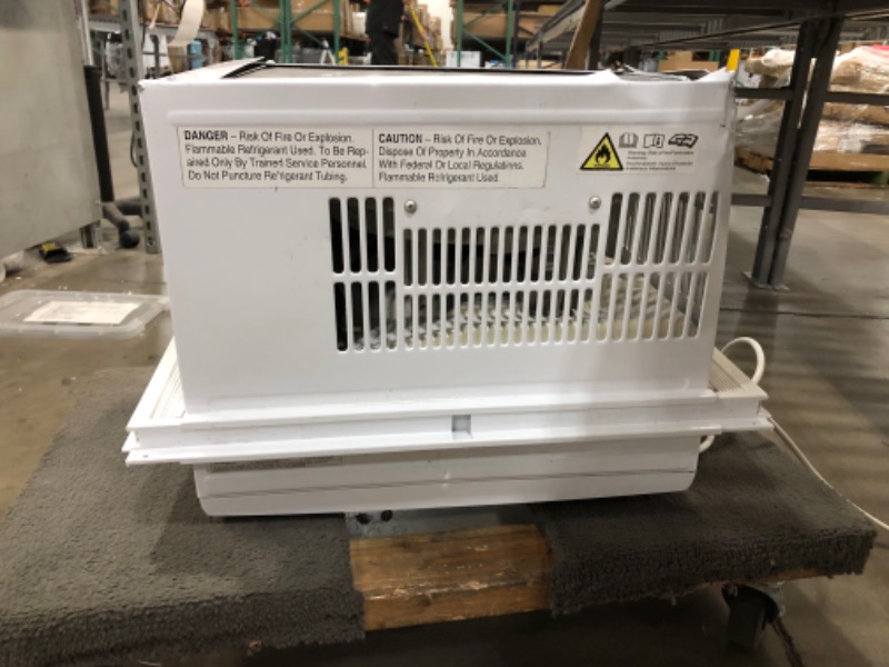 Photo 1 of ***PARTS ONLY***FRIGIDAIRE Window Air Conditioner, White
model: FFRE053ZA1
serial number: HK00601026