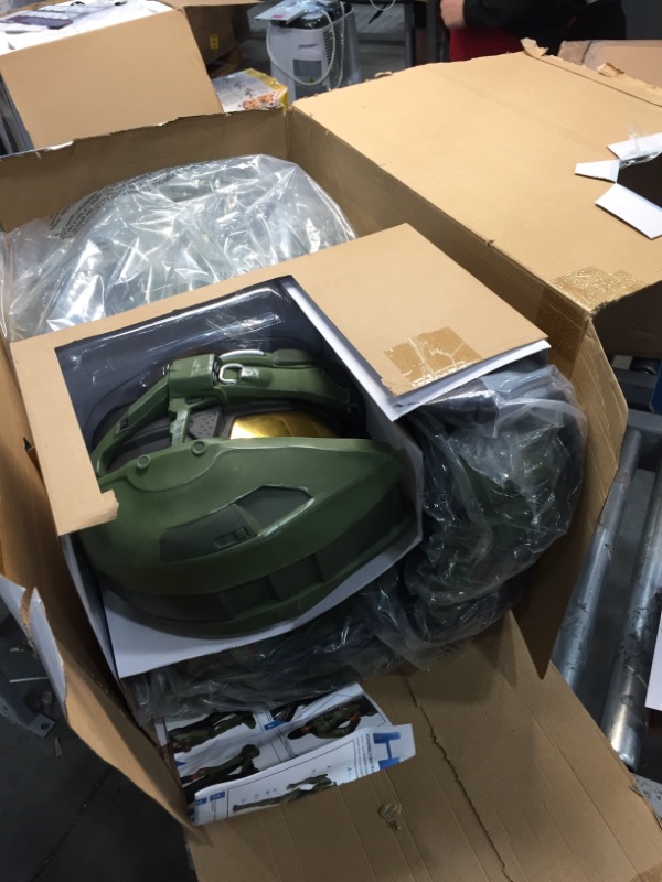 Photo 3 of Master Chief Ultra Prestige Men's Adult Halloween Costume
