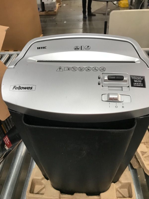 Photo 4 of **PARTS ONLY** DOES NOT TURN ON 
Fellowes W-11C Cross Cut Shredder