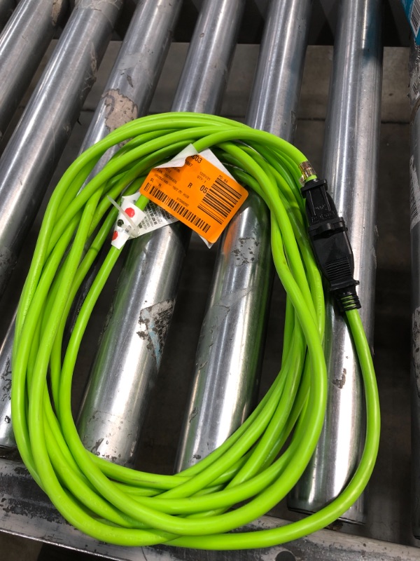 Photo 1 of Hover Image to Zoom
25 ft. 16/2 Indoor/Outdoor Extension Cord, Green
by
Husky