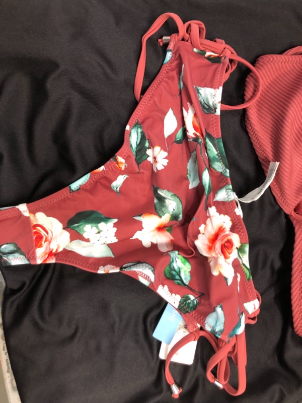 Photo 8 of BUNDLE BAG - CUPSHE Women's Bikini Swimsuit Floral Print Lace Up V Neck Two Piece Bathing Suit , AND AEROREADY LYTE RYDE TANK TOP


