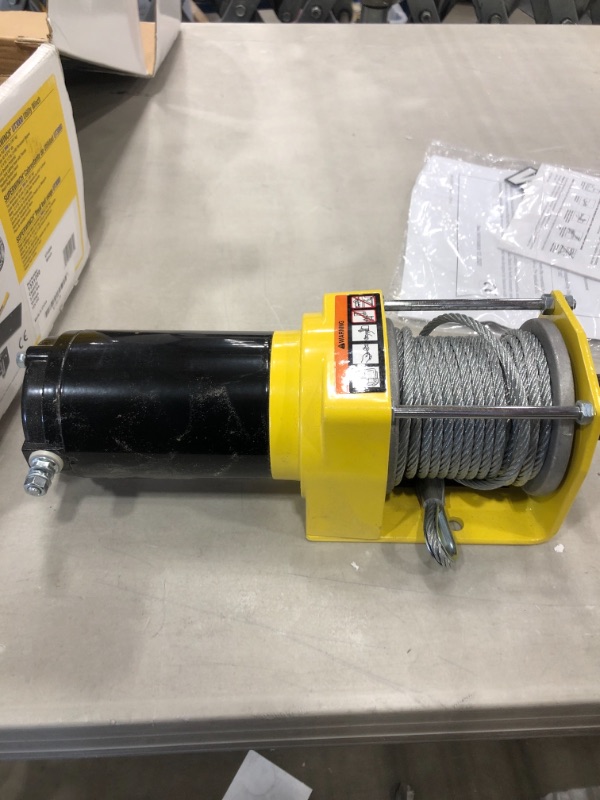 Photo 3 of Superwinch - UT3000 Winch 1331200 missing charger and cables