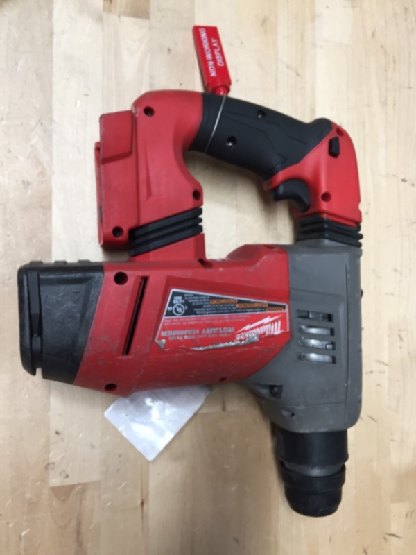 Photo 2 of **NON-WORKING DISPLAY**milwaukee 1-1/8"(28 MM) SDS PLUS ROTARY HAMMER WIRELESS**NEEDS COMPONENTS**