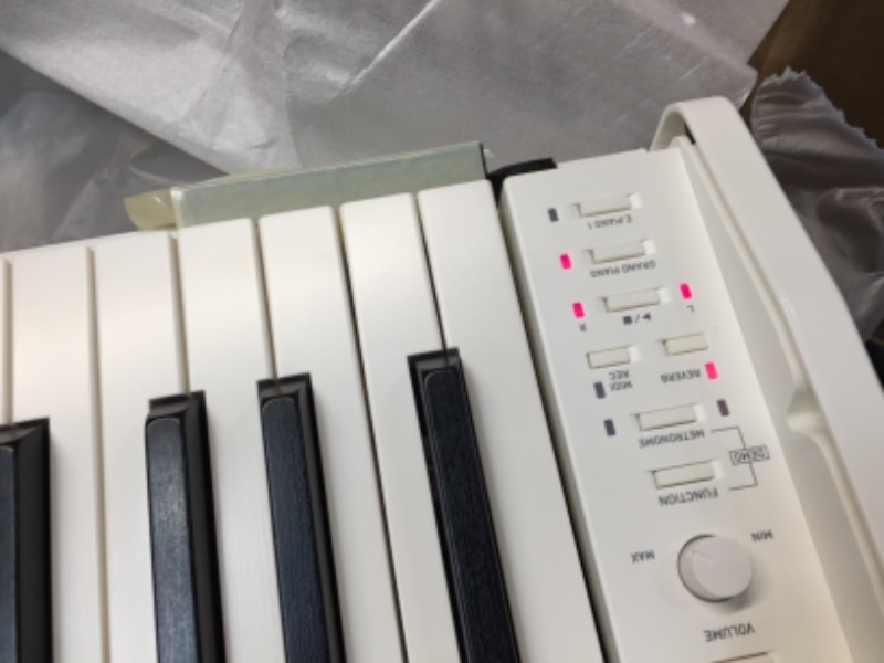 Photo 4 of Casio PX-770 WH Privia Digital Home Piano, White
//TESTED POWER ON 