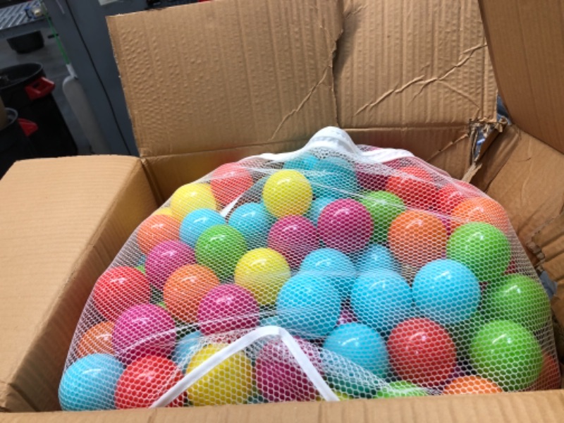 Photo 2 of BalanceFrom 23Inch Phthalate Free BPA Free NonToxic crush Proof Play Balls Pit Balls 6 Bright col