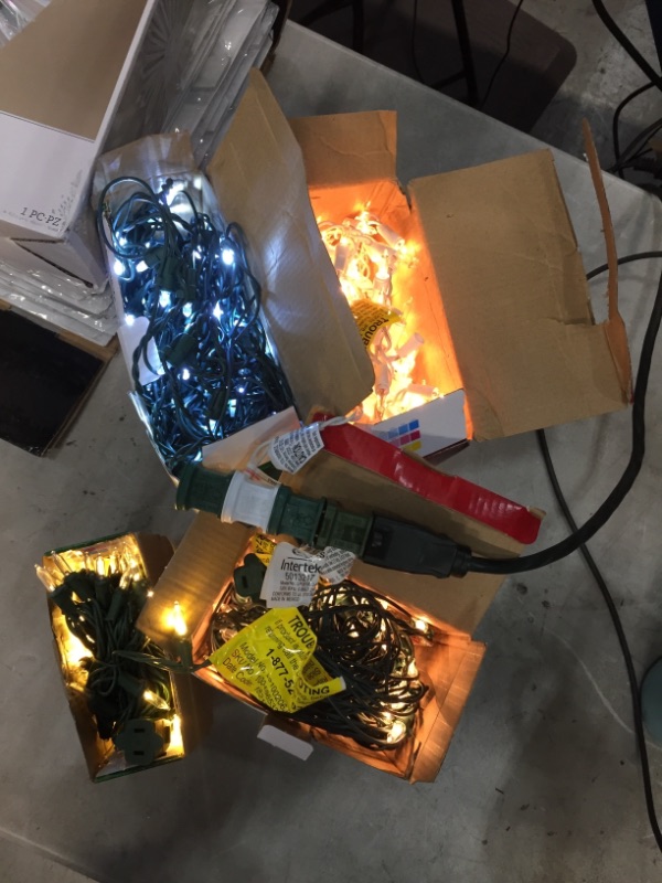 Photo 1 of ***NO RETURNS***NO REFUNDS***
Assortment of Christmas lights.
