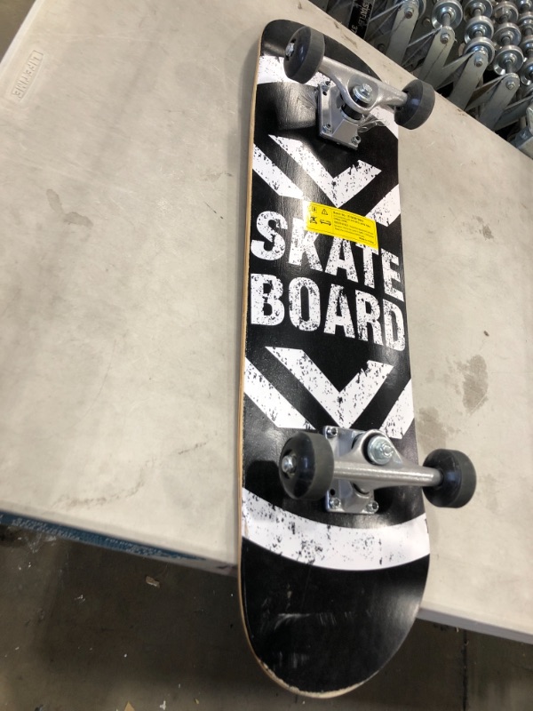 Photo 2 of (SCRATCH DAMAGES) 
Beleev Skateboards for Beginners, 31"x8" Complete Skateboard for Kids Teens Adults, 7 Layer Canadian Skateboard

