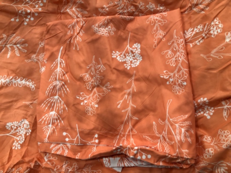 Photo 4 of Bedsure Queen Bed Comforter Set - Reversible Floral Coral Orange White Bedding Comforter Set, 3 Pieces Flowers Plants All Season Bed Set with 2 Pillow Shams
