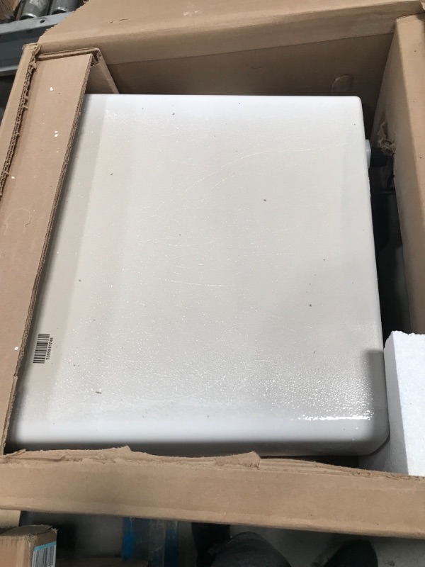 Photo 3 of **NO MATCHING STOCK PHOTO**
**NO BRAND/MODEL/SIZE INFO**
American Standard Toilet Tank, White