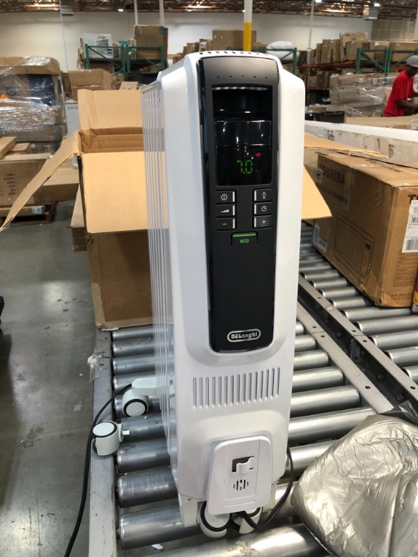 Photo 1 of De'Longhi DeLonghi TRD40615E Full Room Radiant Heater, 27.20 x 15.80 x 9.20, White
