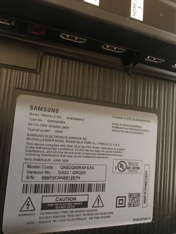 Photo 5 of **PARTS ONLY****SEE PICTURE FOR DAMAGE**

SAMSUNG 82" Class 4K Ultra HD (2160P) HDR Smart QLED TV QN82Q60R (2019 Model)