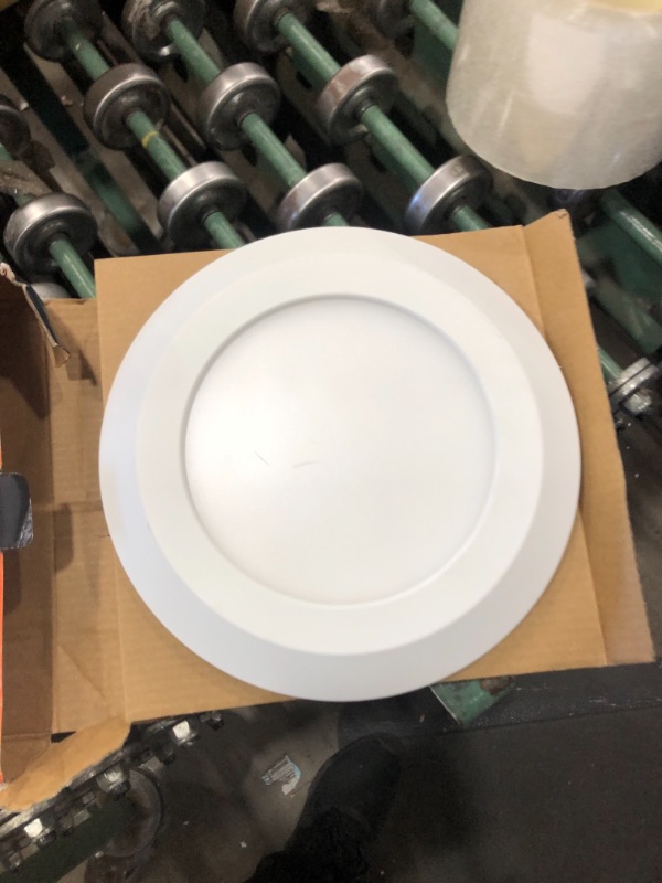 Photo 2 of HALO SLDSL6 Series 6 in. 2700K-5000K Selectable CCT Surface Integrated LED Downlight White Recessed Light Round Trim

//JUST ONE 
