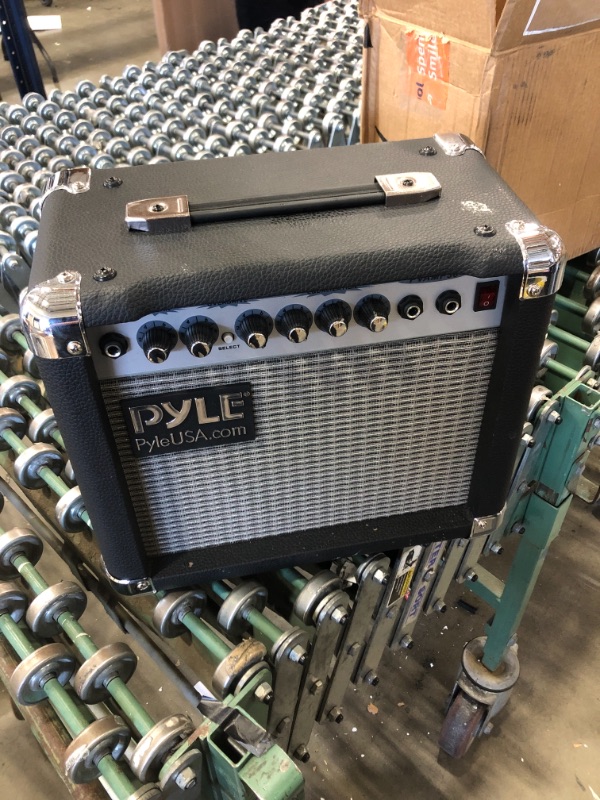 Photo 2 of Pyle Pro PVAMP30 30-Watt Vamp-Series Amplifier w/ 3-Band EQ and Overdrive, Black (Renewed)

//SIMILAR TO REFERENCE PHOTO STAIN ON RIGHT BOTTOM CORNER, TESTED AND FUNCTIONAL 