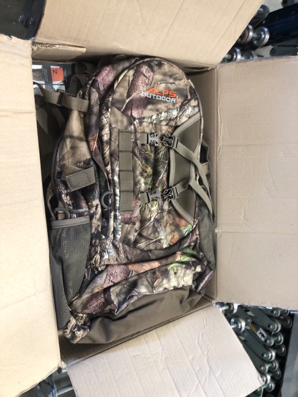 Photo 2 of Alps Mountaineering 9411305 Outdoor Z Pursuit 2700cu - Country Mossy Oak