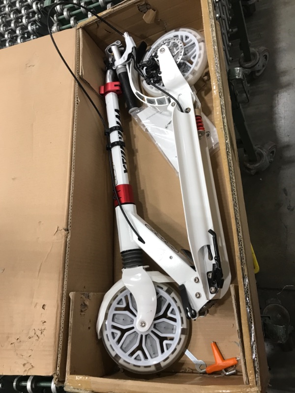 Photo 2 of winmax scooter vms-x1 white (SCRATCH DAMAGES)