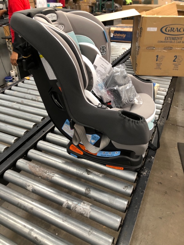 Photo 2 of Graco - Extend2Fit Convertible Car Seat, Spire