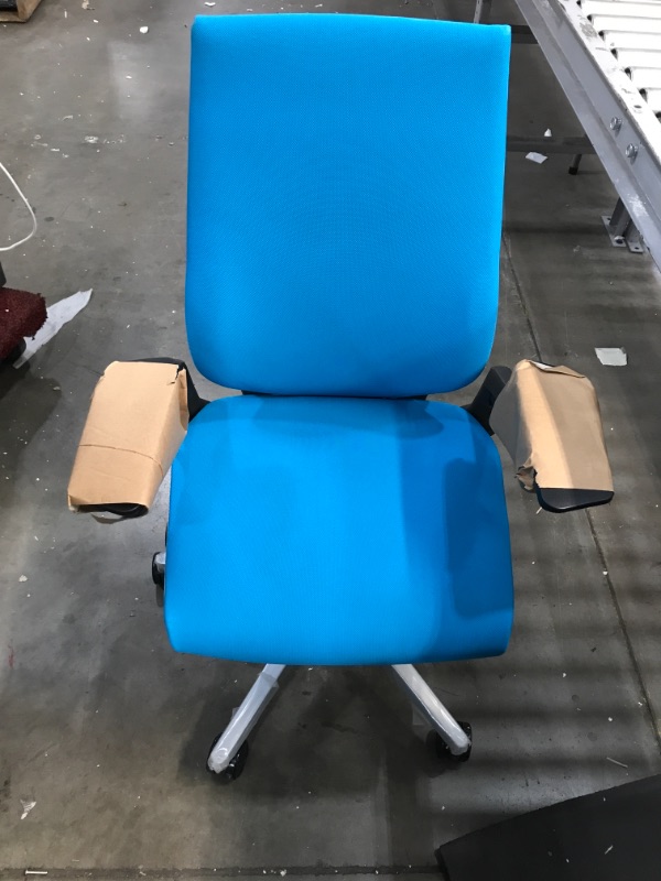 Photo 1 of GAMING\ OFFICE CHAIR BLUE WITH WHITE BOTTOM