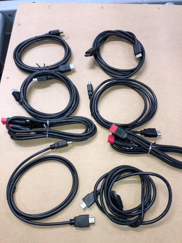 Photo 1 of SOLD AS IS - BUNDLE OF ASSORTED HDMI CORDS  ( DIFFERENT MODELS )
