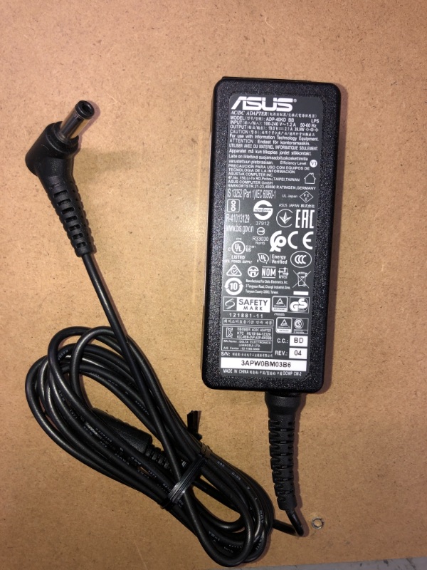 Photo 2 of Genuine Asus AC Adapter Power Supply ADP-40KD BB 19V 2.1A Small tip 5.5mm 40W- POWER CORD IS NOT INCLUDED 
