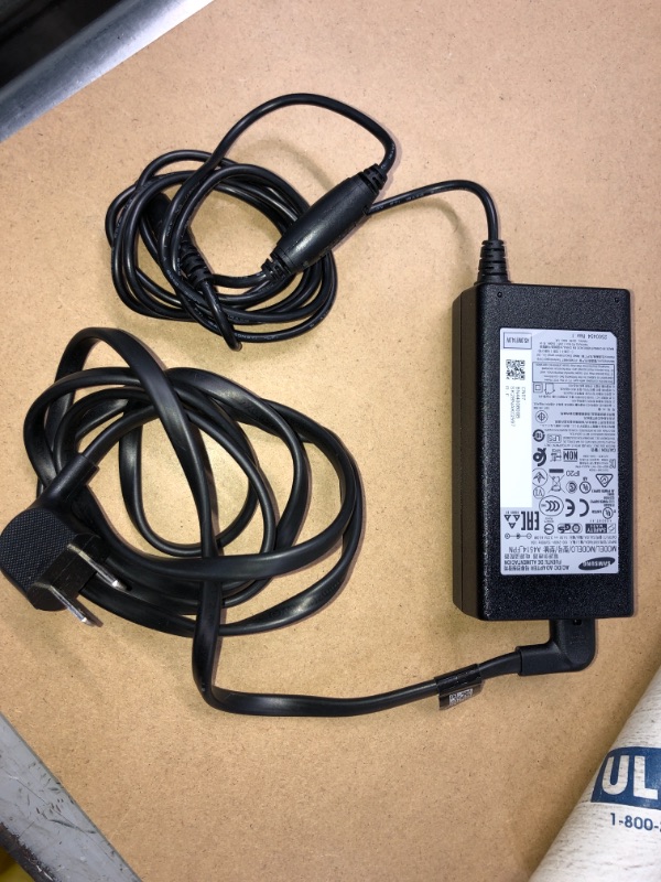 Photo 2 of OEM Samsung Monitor TV Ac/dc Adapter Power Supply A4514 FPN 14v 3.22a 45w
