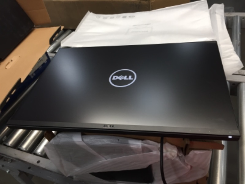 Photo 3 of Dell UltraSharp U2415 Full HD 1920 x 1200 HDMI DisplayPort USB 3.0 Hub Anti-Glare Backlit LED IPS Monitor