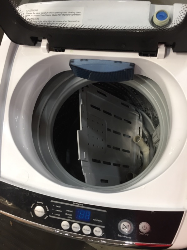 Photo 5 of BLACK & DECKER BPWM09W Portable Washer