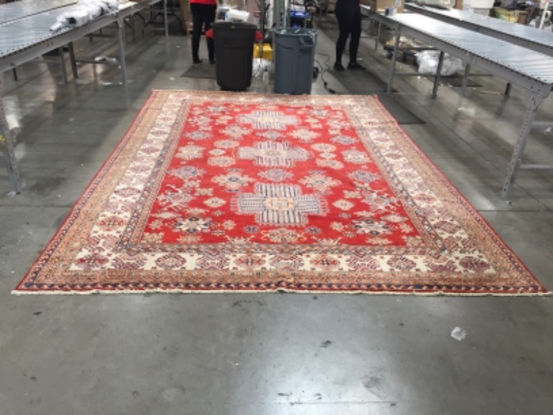 Photo 1 of 12'5" x 8'7" area rug