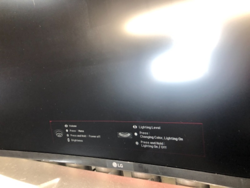 Photo 2 of UltraGear 38" IPS LED UltraWide HD G-SYNC Monitor (HDMI)
SCREEN TURNS ON BUT HAS A BUBBLE BEHIND SCREEN REFER TO PHOTO