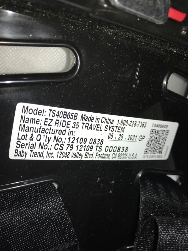 Photo 1 of Baby Trend EZ Ride 35 Travel System, Doodle Dots
