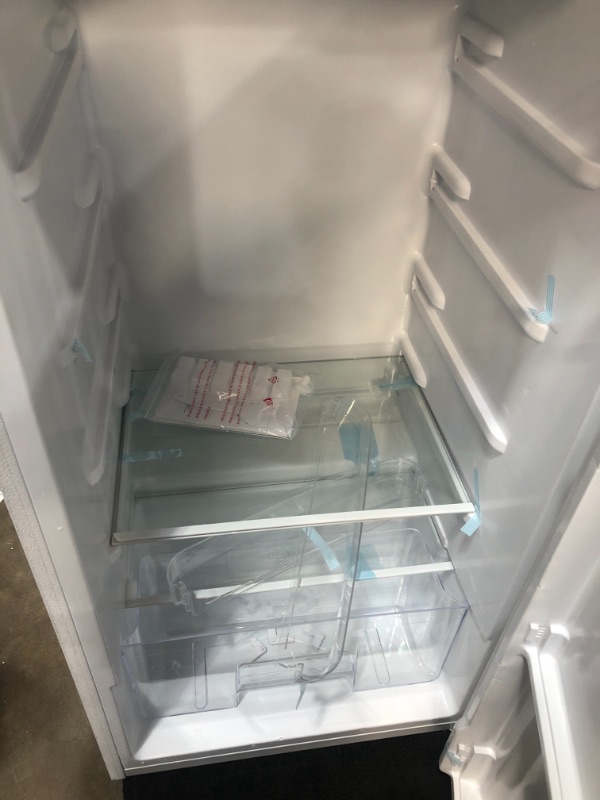 Photo 3 of 10 cu. ft. Top Freezer Refrigerator in White
