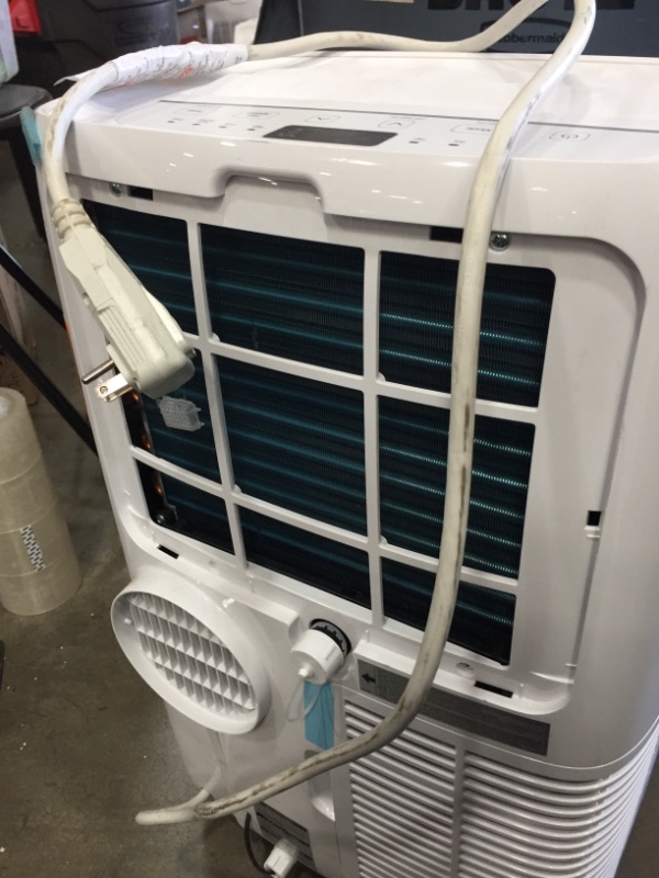 Photo 8 of LG LP0721WSR Portable Air Conditioner with 7000 BTU Cooling Capacity, Remote Control and 2 Fan Speeds in White

//TESTED AND FUNCTIONAL MAJOR COSMETIC DAMAGE WITH SCUFFS AND SCRATCHES 