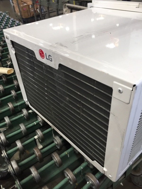 Photo 5 of LG LW1019IVSM Energy Star 9,500 BTU 115V Dual Inverter Window Air Conditioner with Wi-Fi Control, 10000, White

//TESTED AND FUNCTIONAL, MINOR COSMETIC DAMAGE WITH SCUFFS AND SCRATCHES 
