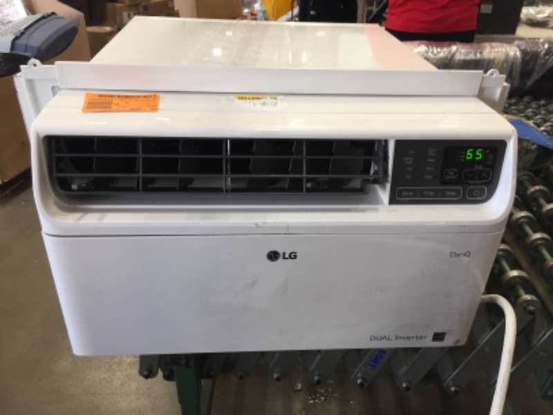 Photo 6 of LG LW1019IVSM Energy Star 9,500 BTU 115V Dual Inverter Window Air Conditioner with Wi-Fi Control, 10000, White

//TESTED AND FUNCTIONAL, MINOR COSMETIC DAMAGE WITH SCUFFS AND SCRATCHES 
