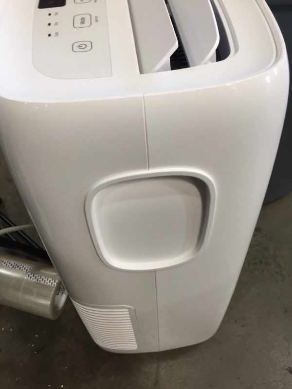 Photo 2 of LG LP0621WSR Portable Air Conditioner with 6000 BTU Cooling Capacity, Remote Control and 2 Fan Speeds in White
