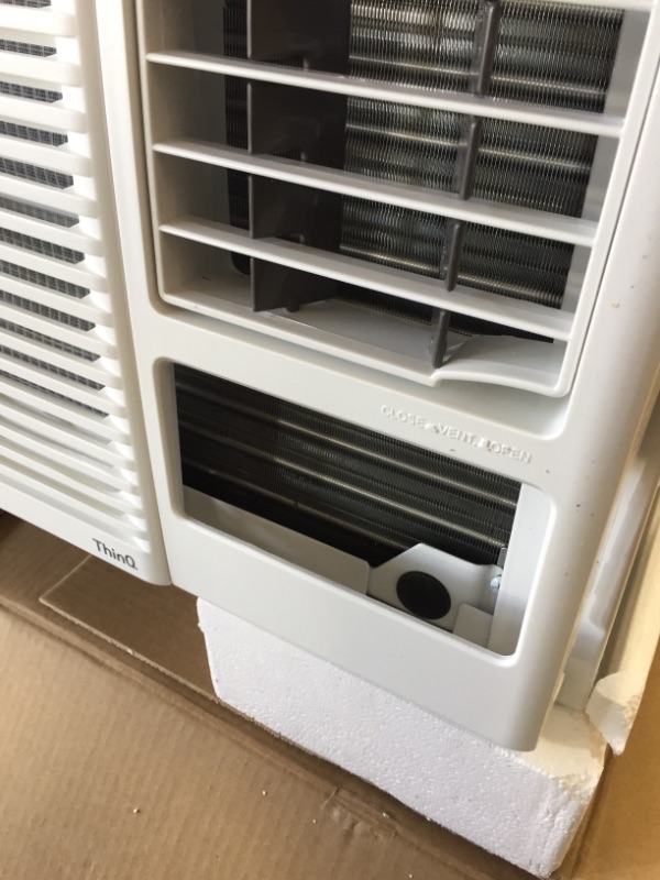 Photo 7 of LG Electronics 12,000 BTU 230/208-Volt Window Air Conditioner with Cool, Heat and Wi-Fi Control in White

//MISSING PANEL WHERE IT SHOWS TEMPERATURE 
