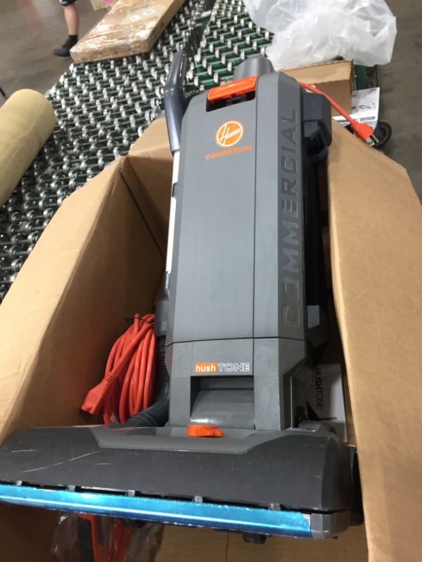 Photo 3 of Hoover Commercial-CH54115 HushTone Upright Vacuum Cleaner, 15 inches with Intellibelt, Gray


//TESTED AND NONFUNCTIONAL, PARTS ONLY, WON'T TURN ON, MINOR DAMAGE FROM PREVIOUS USE