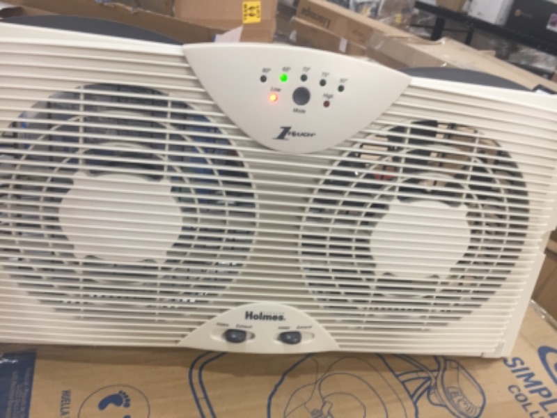 Photo 1 of Holmes Hawf2043 Dual Blade Twin Window Fan with One Touch Thermostat
***ONLY 1 SIDE WORKS*** PARTS ONLY***