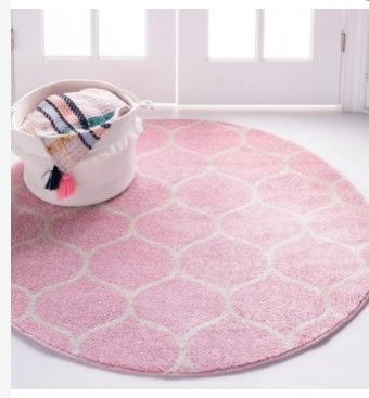 Photo 1 of 4' x 4' Lattice Frieze Round Rug
