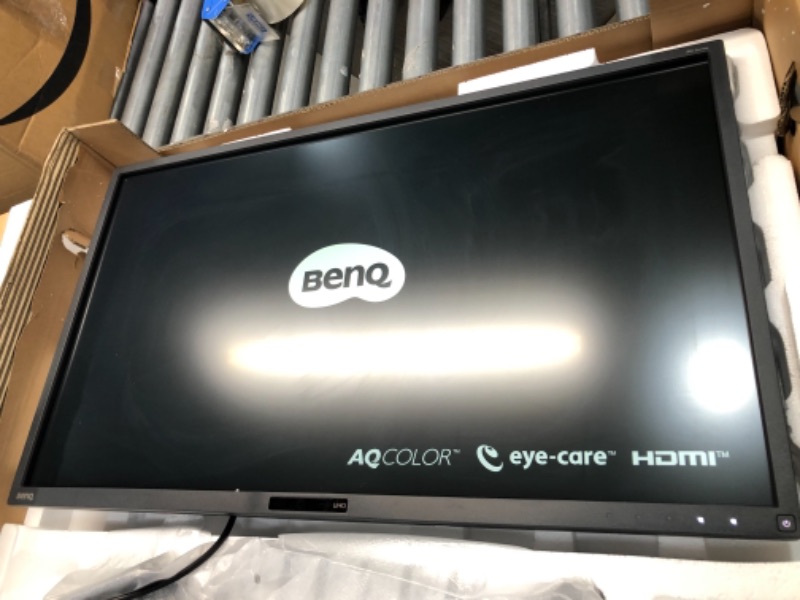 Photo 2 of BenQ 32 inch, 4K UHD Monitor, IPS Panel, sRGB and Rec. 709 PD3200U Gray/Gloss Gray
